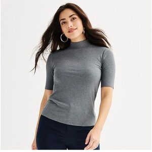 Nine West Grey Fitted Elbow Sleeve Mockneck
T-Shirt NEW size XL